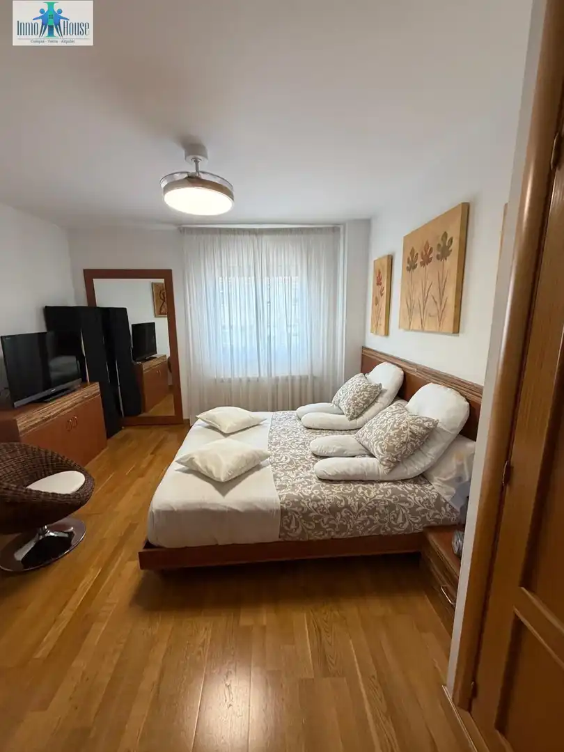 Habitación de Casa adosada en venta en Albacete con Aire acondicionado, Calefacción y Trastero