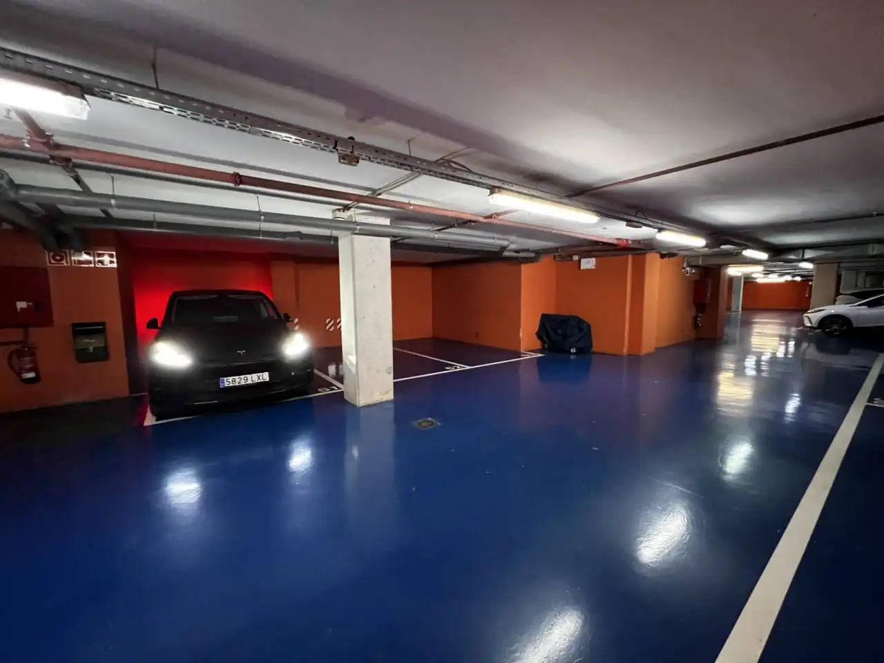 Parkplatz von Garage zur Miete in Barcelona mit Alarm
