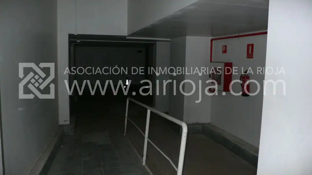 Business premises for sale in Logroño - Calle Marqués de la Ensenada Fachada también a Villamediana 21, imagen 8