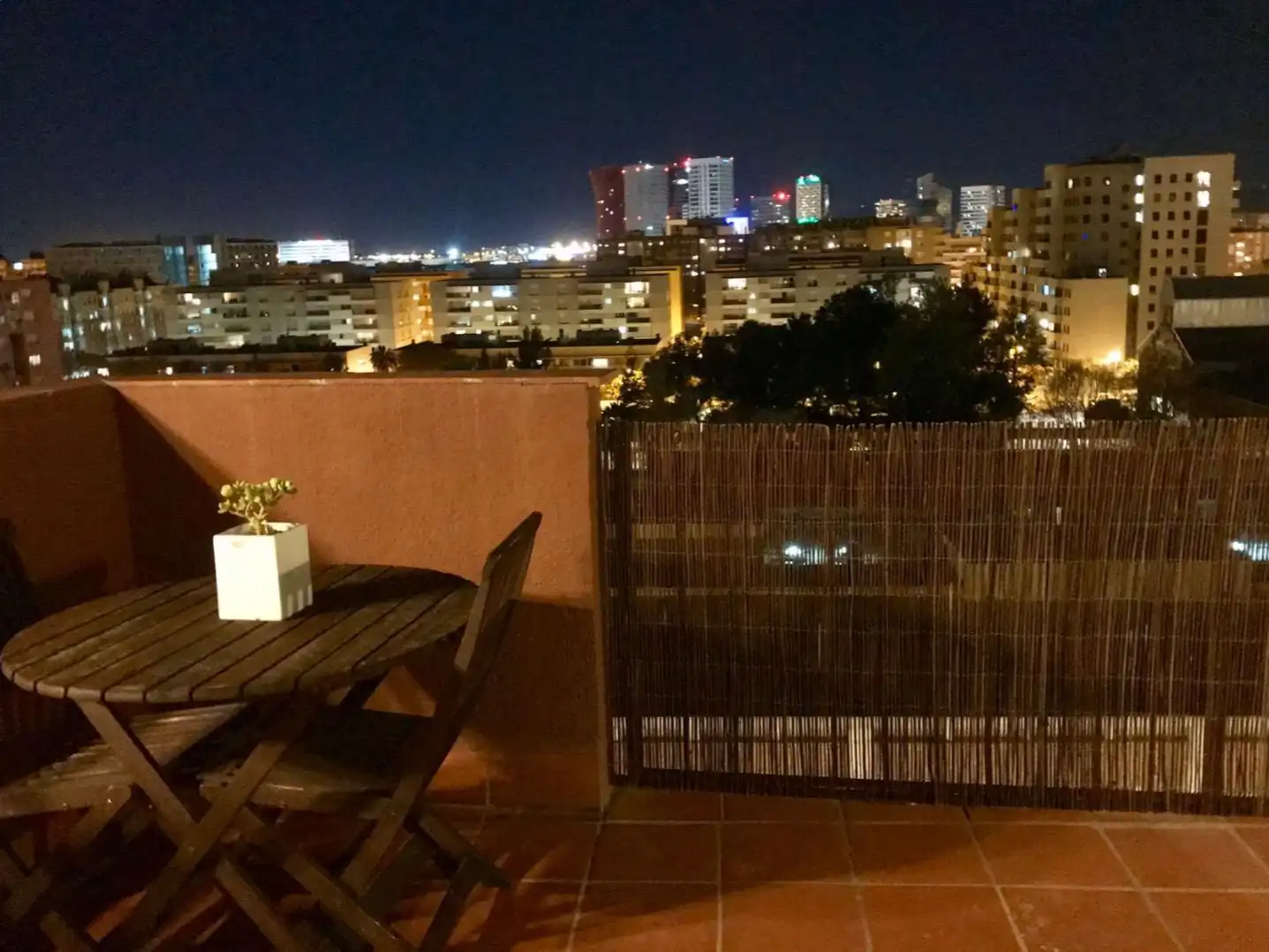 Penthouse with lift to rent in paseo zona franca 204
