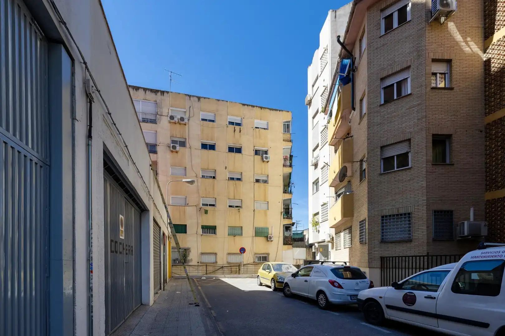 Vista exterior de Garatge en venda en Granada