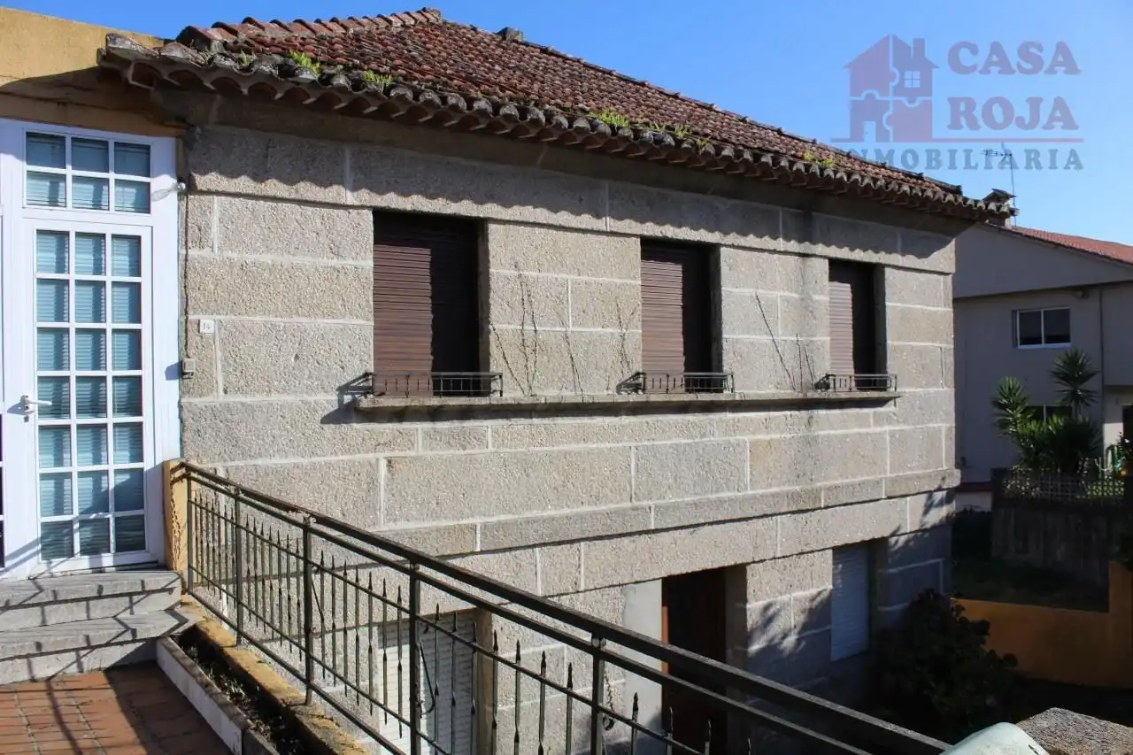 Vista exterior de Casa o xalet en venda en Cangas  amb Traster