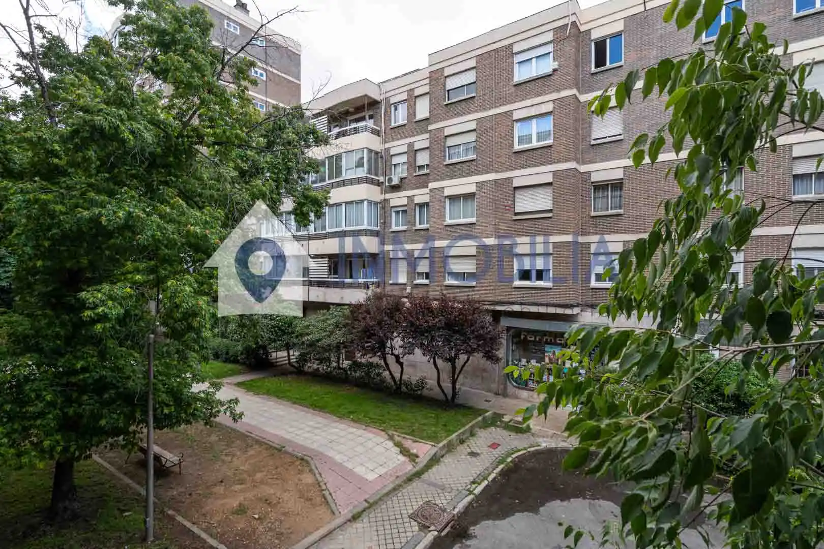Vista exterior de Piso en venta en Madrid con Calefacción, Jardín privado y Trastero