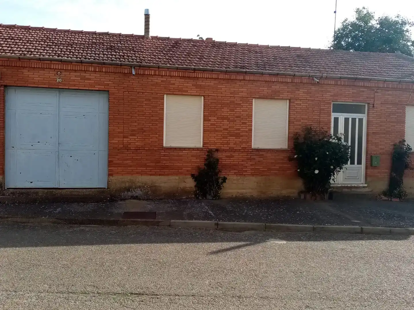 Vista exterior de Planta baixa en venda en Riego de la Vega amb Moblat