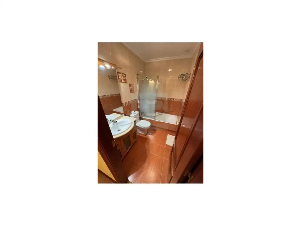 Bathroom of Houses for sale in Santa María del Páramo