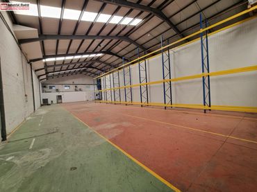 Nau industrial en venda a La Poveda