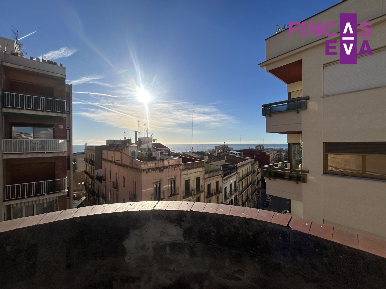 Vista exterior de Edifici en venda en  Tarragona Capital