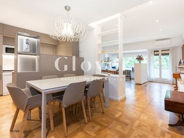 Piso con ascensor en venta en Gràcia