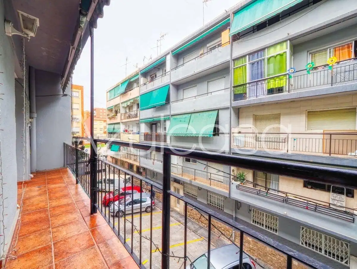 Außenansicht von Wohnung zum Verkauf in Alicante / Alacant mit Terrasse