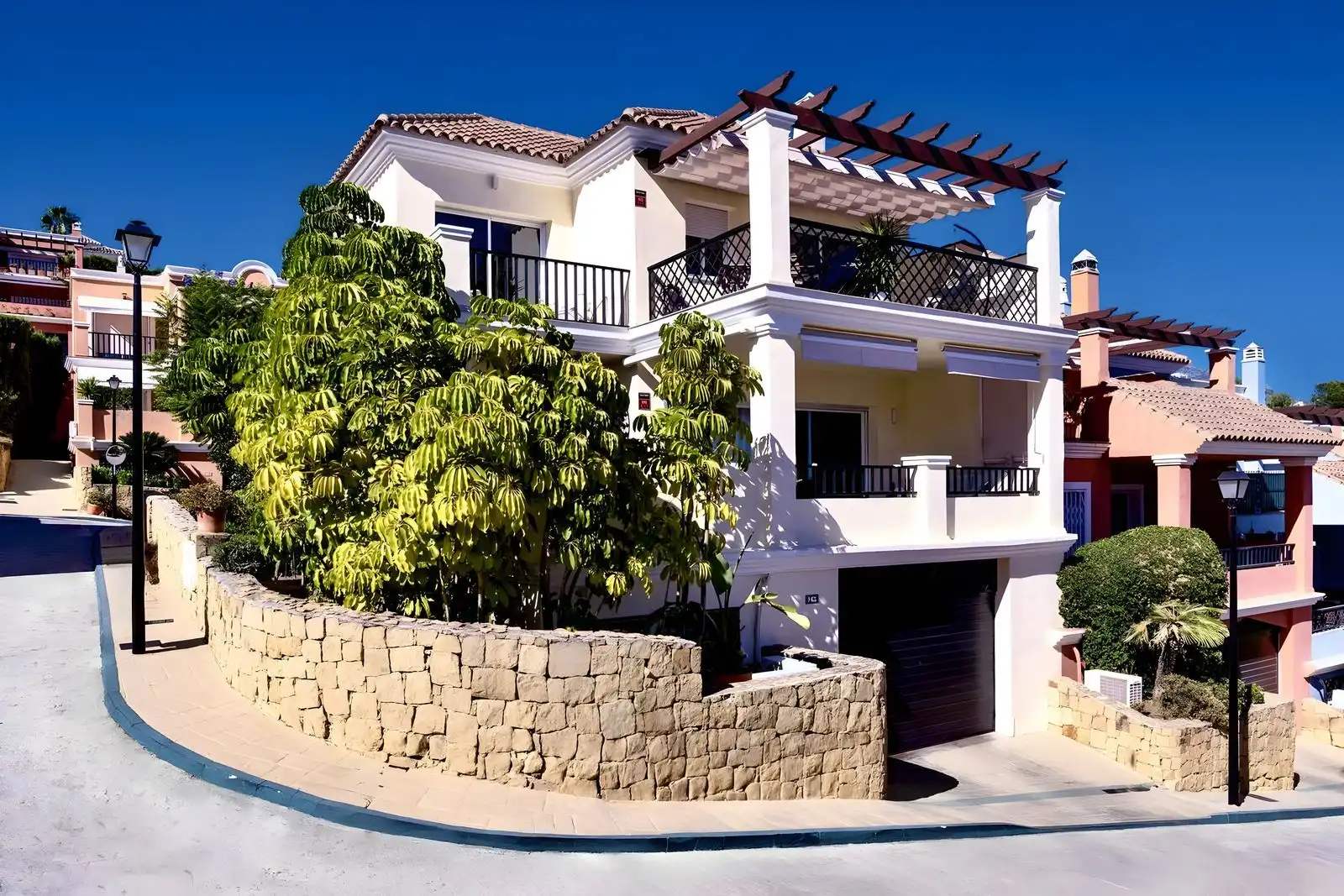 Casa a schiera con terrazza in vendita a Calle de las Torres 26
