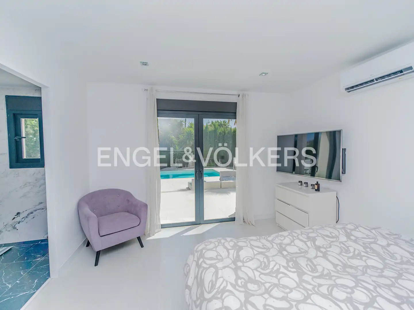 Habitación de Casa o chalet en venta en El Campello con Aire acondicionado, Calefacción y Jardín privado