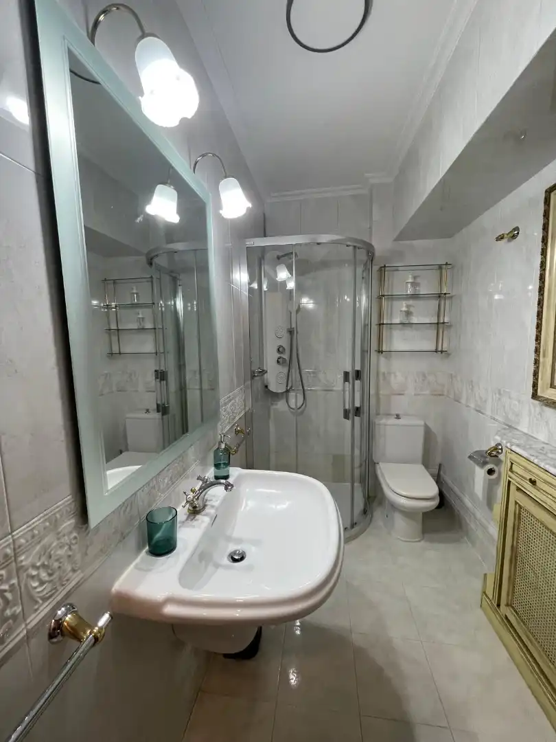 Bathroom of Flat for rent in Lugo  with Heating, Furnished and Oven