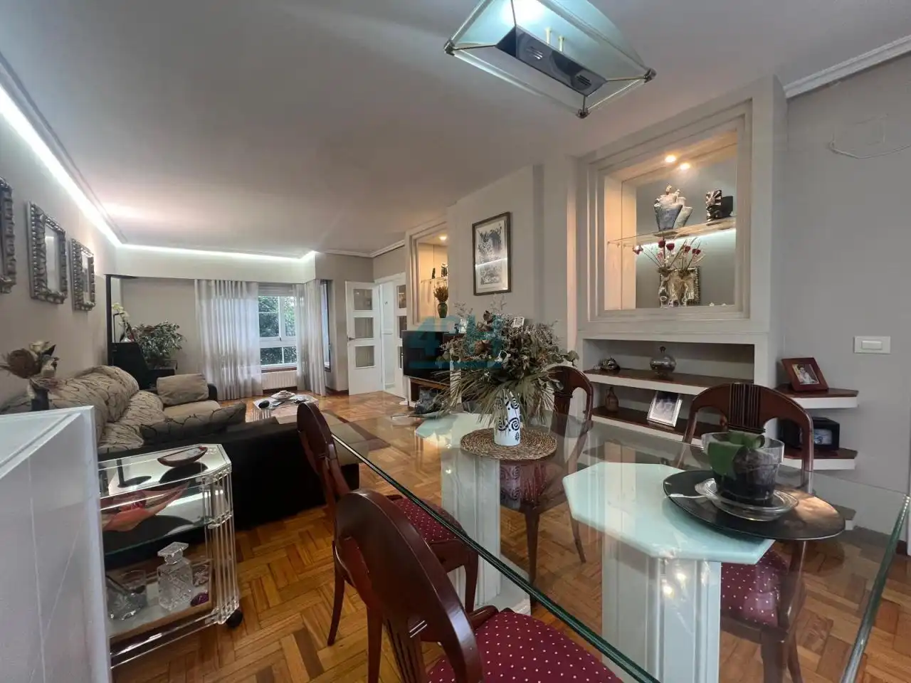 Sala de estar de Casa adosada en venta en Ourense Capital  con Calefacción, Jardín privado y Parquet