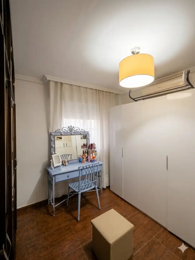 Bedroom of Flat for sale in Sevilla  with Air Conditioner