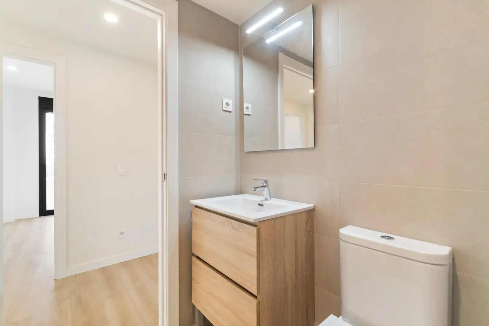 Badezimmer von Wohnung zur Miete in Esplugues de Llobregat mit Klimaanlage, Heizung und Terrasse