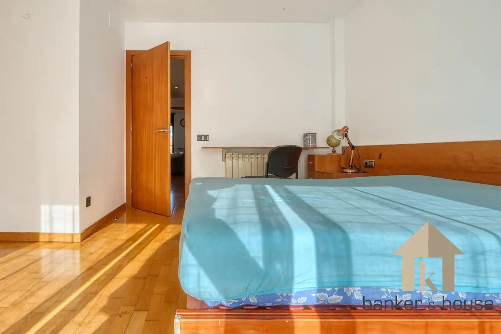 Dormitori de Casa adosada en venda en Cerdanyola del Vallès amb Aire condicionat, Calefacció i Terrassa