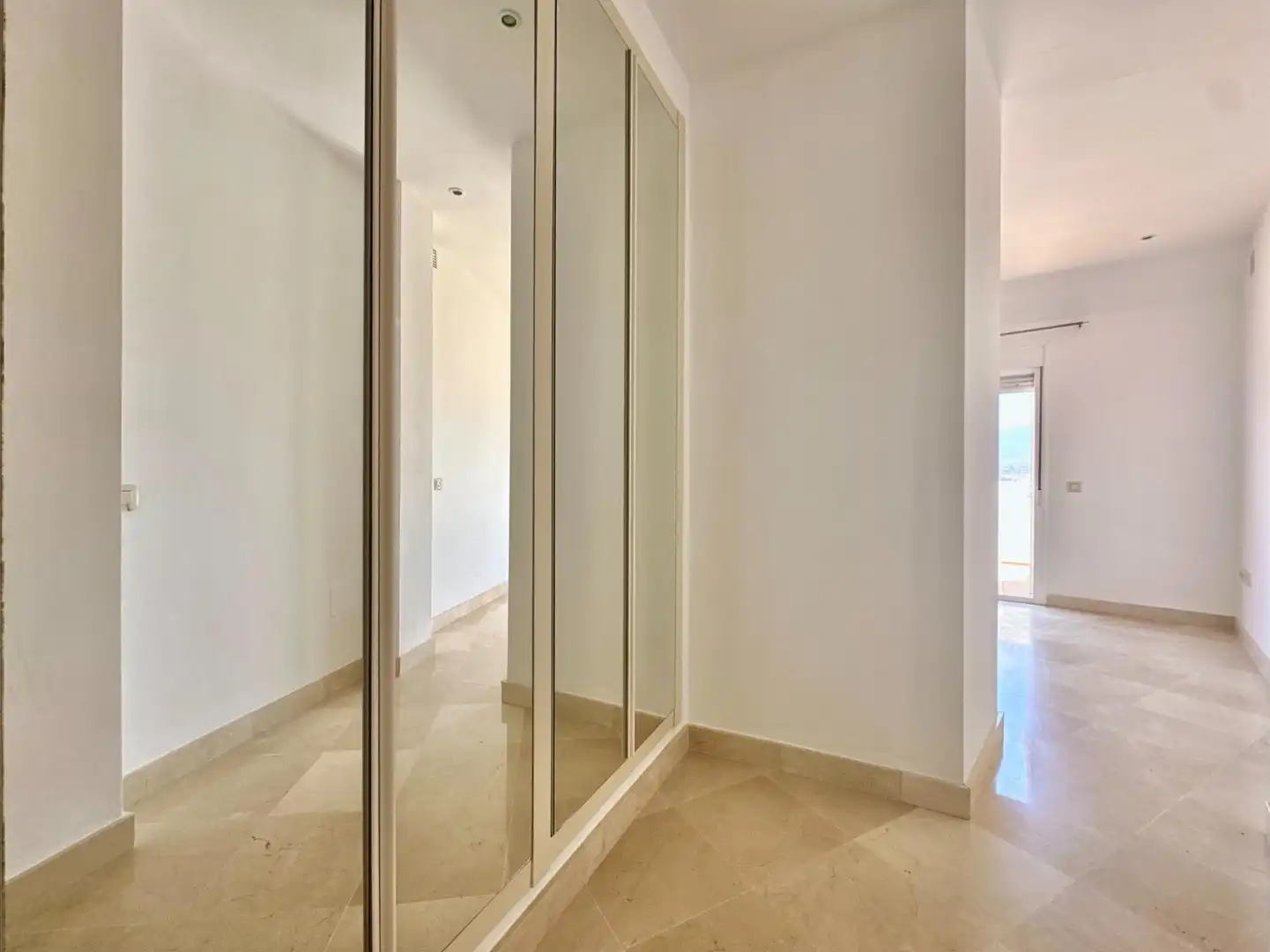 Ático con ascensor en venta en Castillo Sohail - Myramar, imagen 21