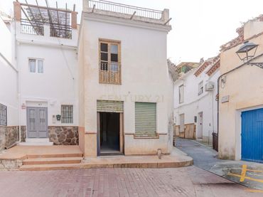 Casa amb balcó en venda a CL REAL 85VELEZ DE BENAUDALLA (GRANADA) 85