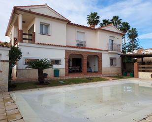 Vista exterior de Casa o xalet en venda en Algeciras amb Aire condicionat, Jardí privat i Terrassa