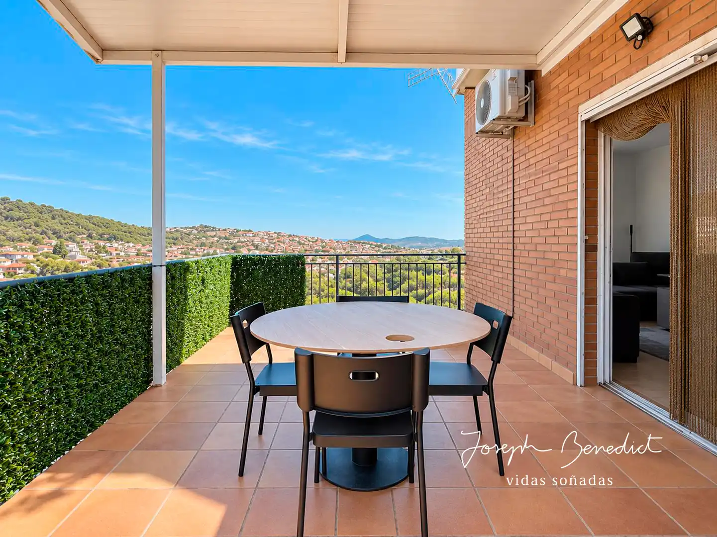 Terrassa de Casa o xalet en venda en Sant Vicenç Dels Horts amb Aire condicionat, Calefacció i Jardí privat