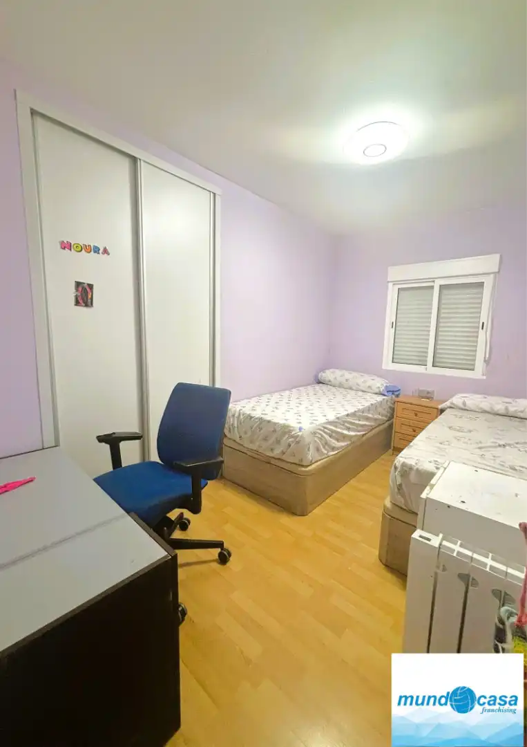 Schlafzimmer von Wohnung zum Verkauf in Pina de Ebro mit Parkett, Ofen und Waschmaschine