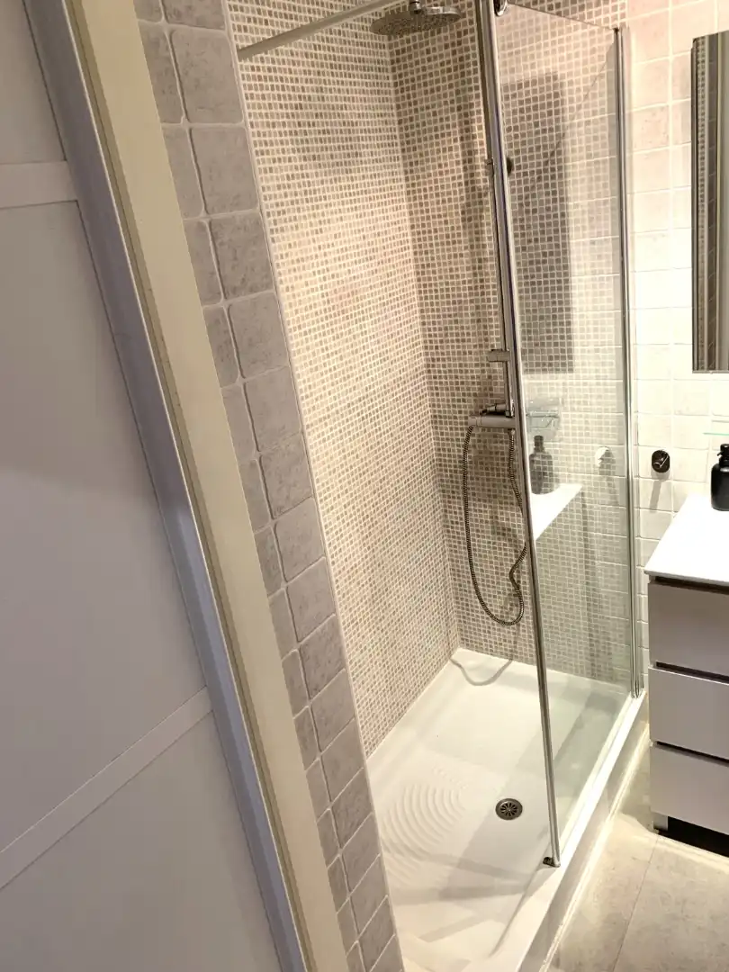 Baño de Piso en venta en Madrid con Calefacción, Horno y Lavadora
