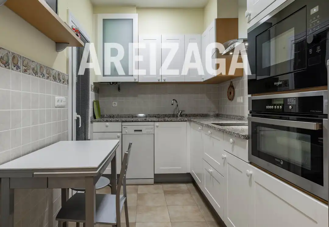 Cocina de Piso en venta en Donostia - San Sebastián  con Calefacción y Balcón