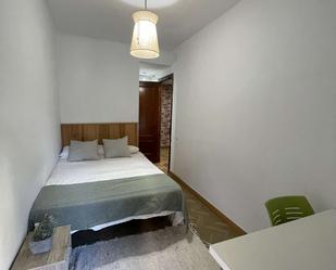 Bedroom of Flat to share in  Sevilla Capital  with Air Conditioner and Terrace