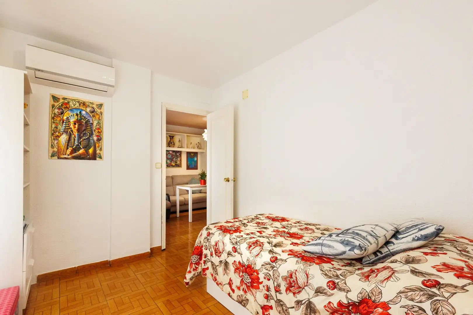 Bedroom of Flat for sale in Madrid  with Air Conditioner, Heating and Furnished