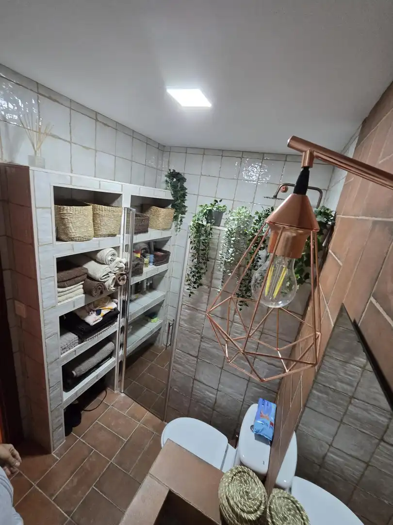 Bany de Casa o xalet en venda en Cazalla de la Sierra amb Aire condicionat, Calefacció i Jardí privat