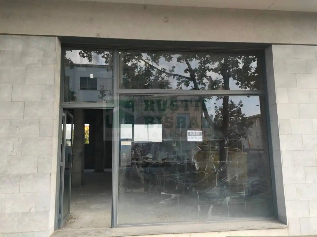 Local comercial de lloguer a La Bisbal d'Empordà, imagen 3
