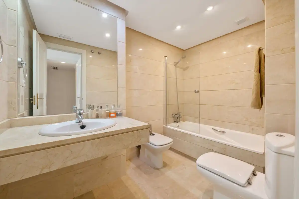 Apartment with pool for sale in Nueva Andalucía, imagen 9