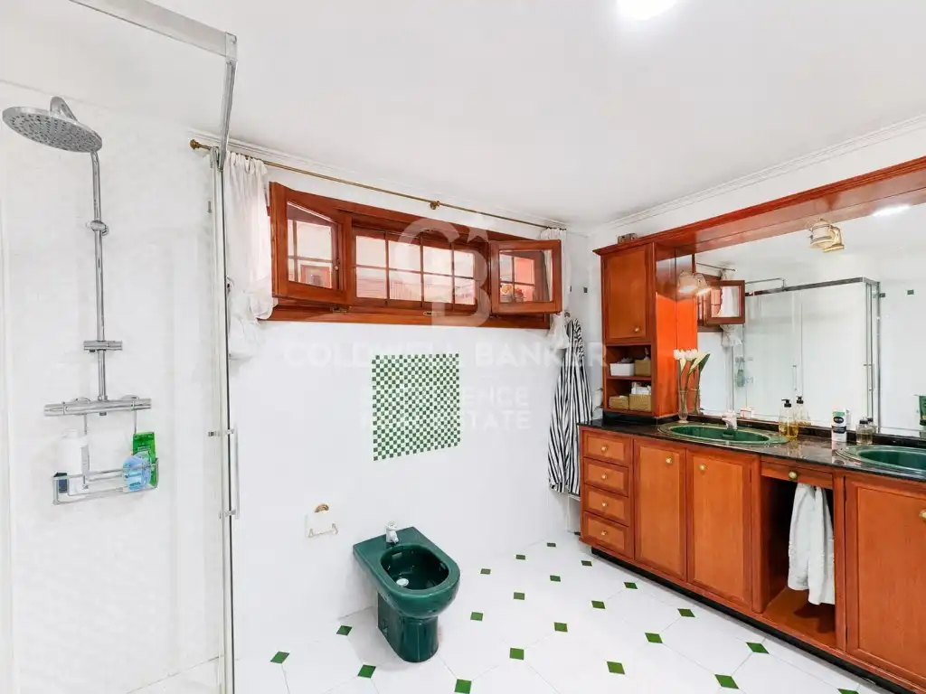 Vista exterior de Casa o xalet en venda en Torrent amb Aire condicionat, Calefacció i Jardí privat