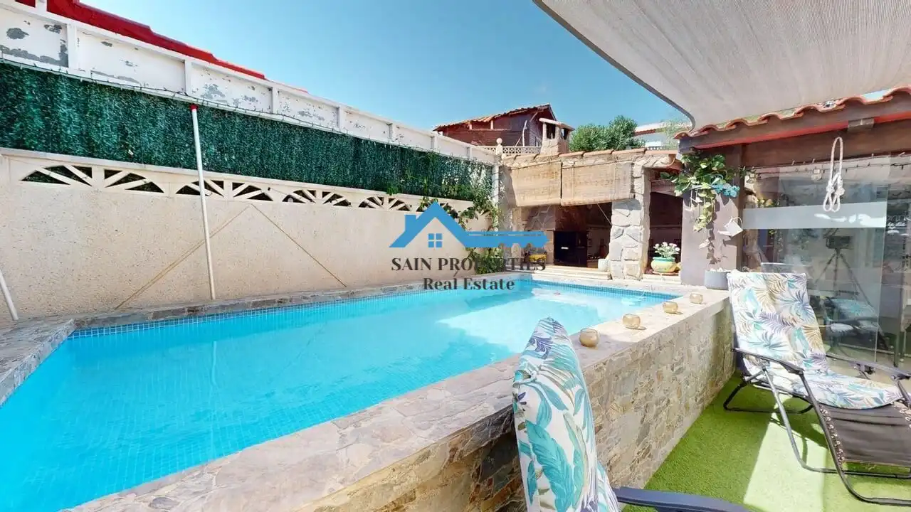 Casa aparellada amb terrassa en venda a Varadero, imagen 35