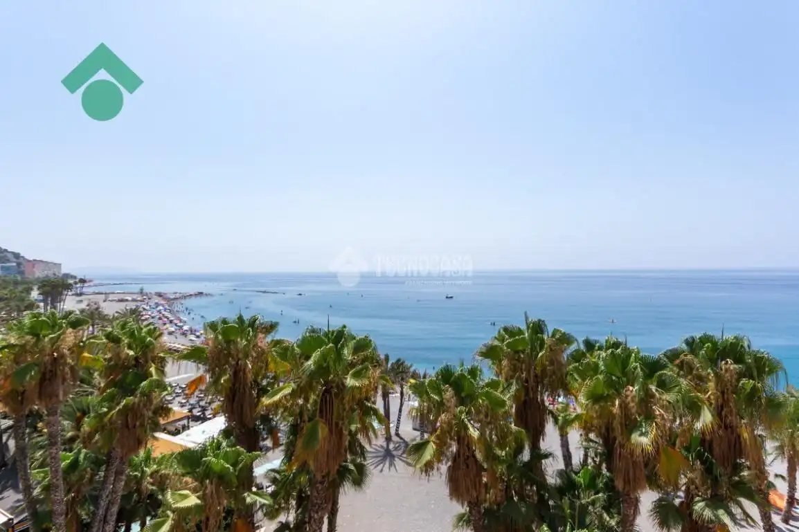 Vista exterior de Piso en venta en Almuñécar