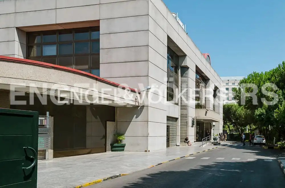 Außenansicht von Wohnung zur Miete in Madrid mit Klimaanlage, Heizung und Terrasse
