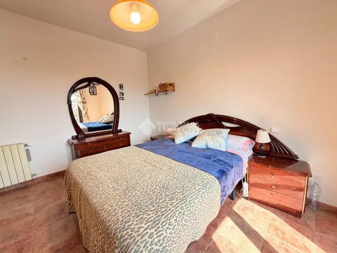 Habitación de Casa adosada en venta en Segovia con Calefacción