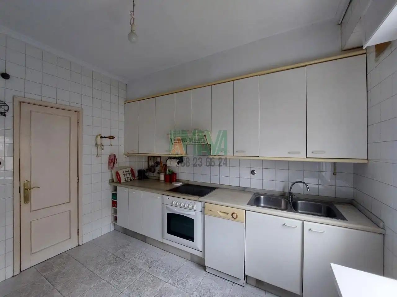 Kitchen of Flat for sale in Ourense Capital   with Heating and Storage room