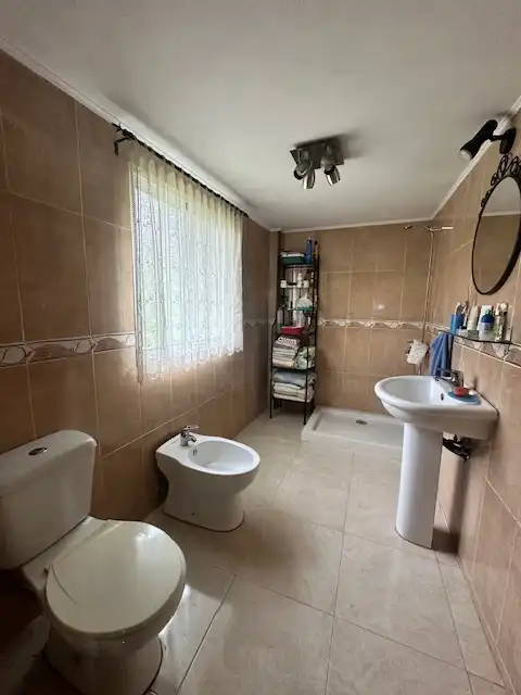 Baño de Casa o chalet en venta en Salas con Jardín privado, Terraza y Amueblado