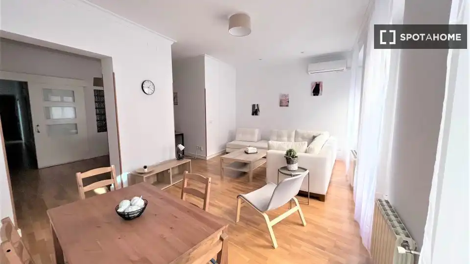 Wohnung mit Terrasse zur Miete in Centro