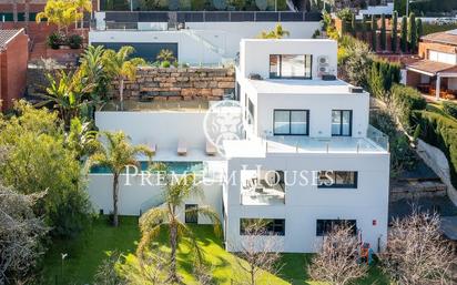 Vista exterior de Casa o xalet en venda en Alella amb Aire condicionat, Calefacció i Jardí privat