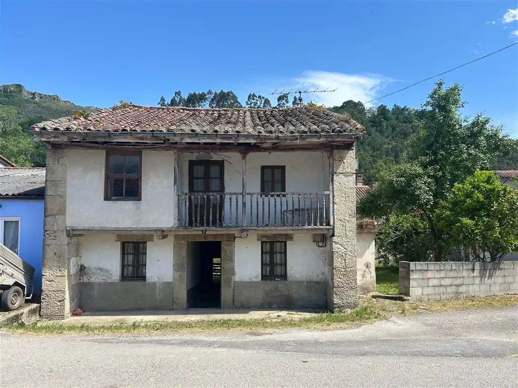 Vista exterior de Casa adosada en venta en San Vicente de la Barquera con Jardín privado y Balcón