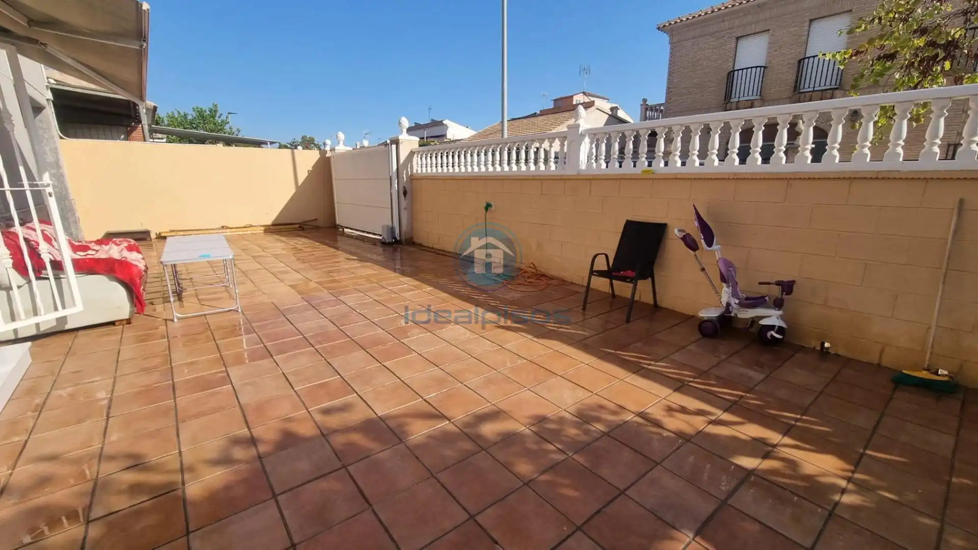 Terrassa de Casa o xalet en venda en Alicante / Alacant amb Aire condicionat, Jardí privat i Terrassa