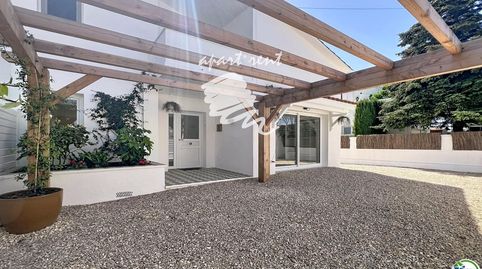 PENÍ Casa renovada con 5 habitaciones y licencia turística en Empuriabrava, imatge 2