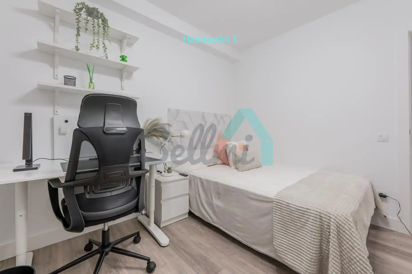 Habitación de Piso para compartir en Oviedo  con Calefacción y Amueblado