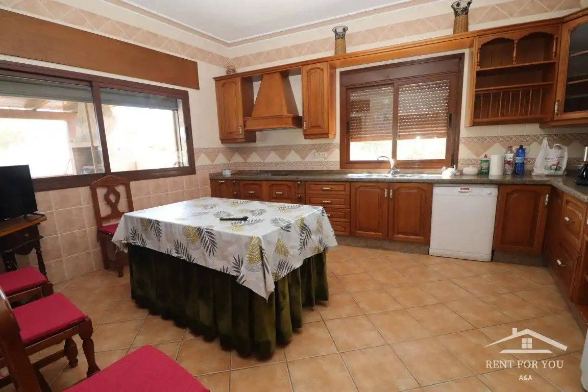 Cocina de Casa o chalet de alquiler en Guaro con Jardín privado, Terraza y Trastero