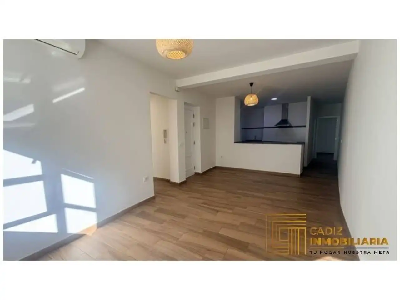 Living room of Flat for rent in El Puerto de Santa María  with Air Conditioner and Balcony
