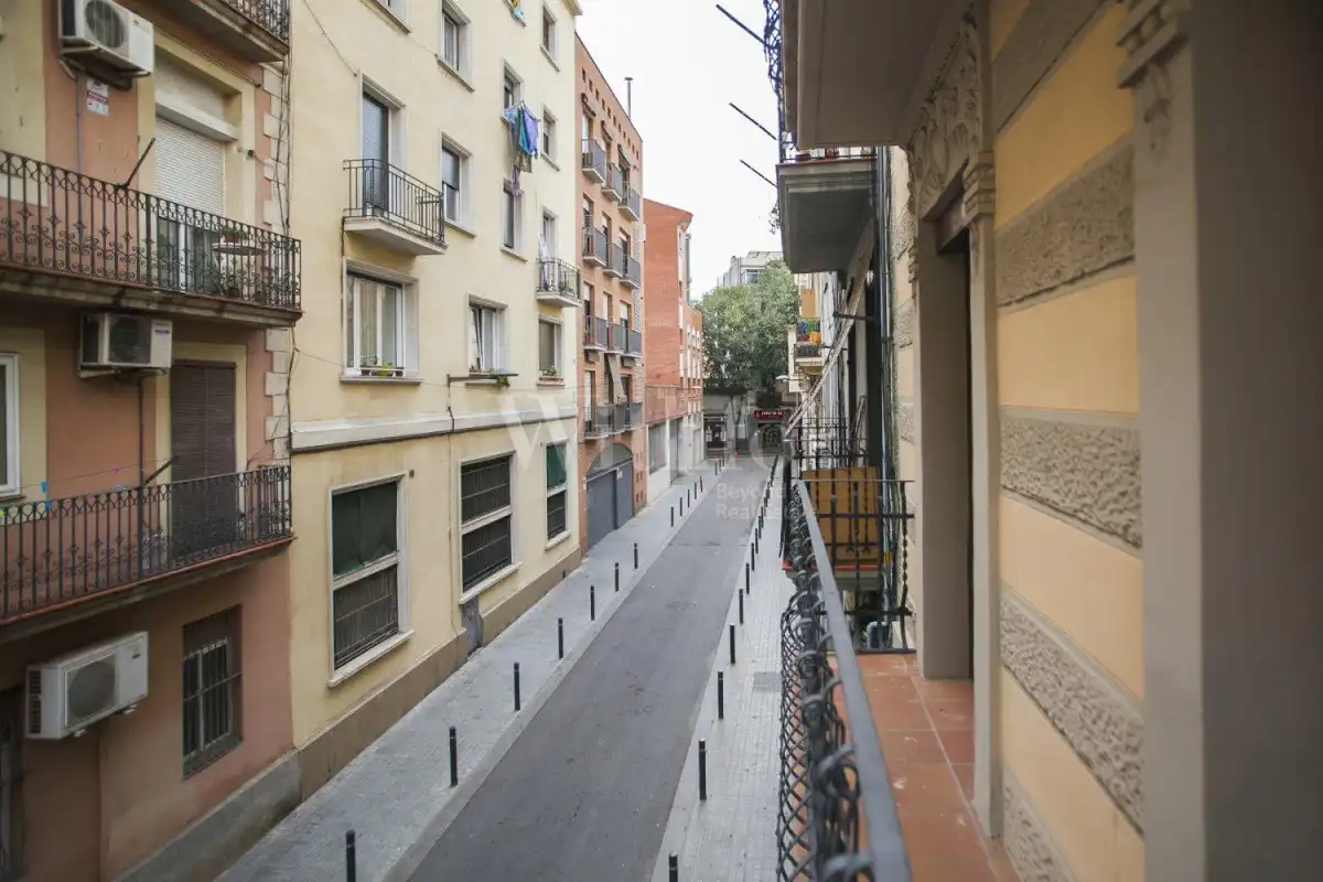 Vista exterior de Piso en venta en Barcelona con Aire acondicionado, Calefacción y Balcón