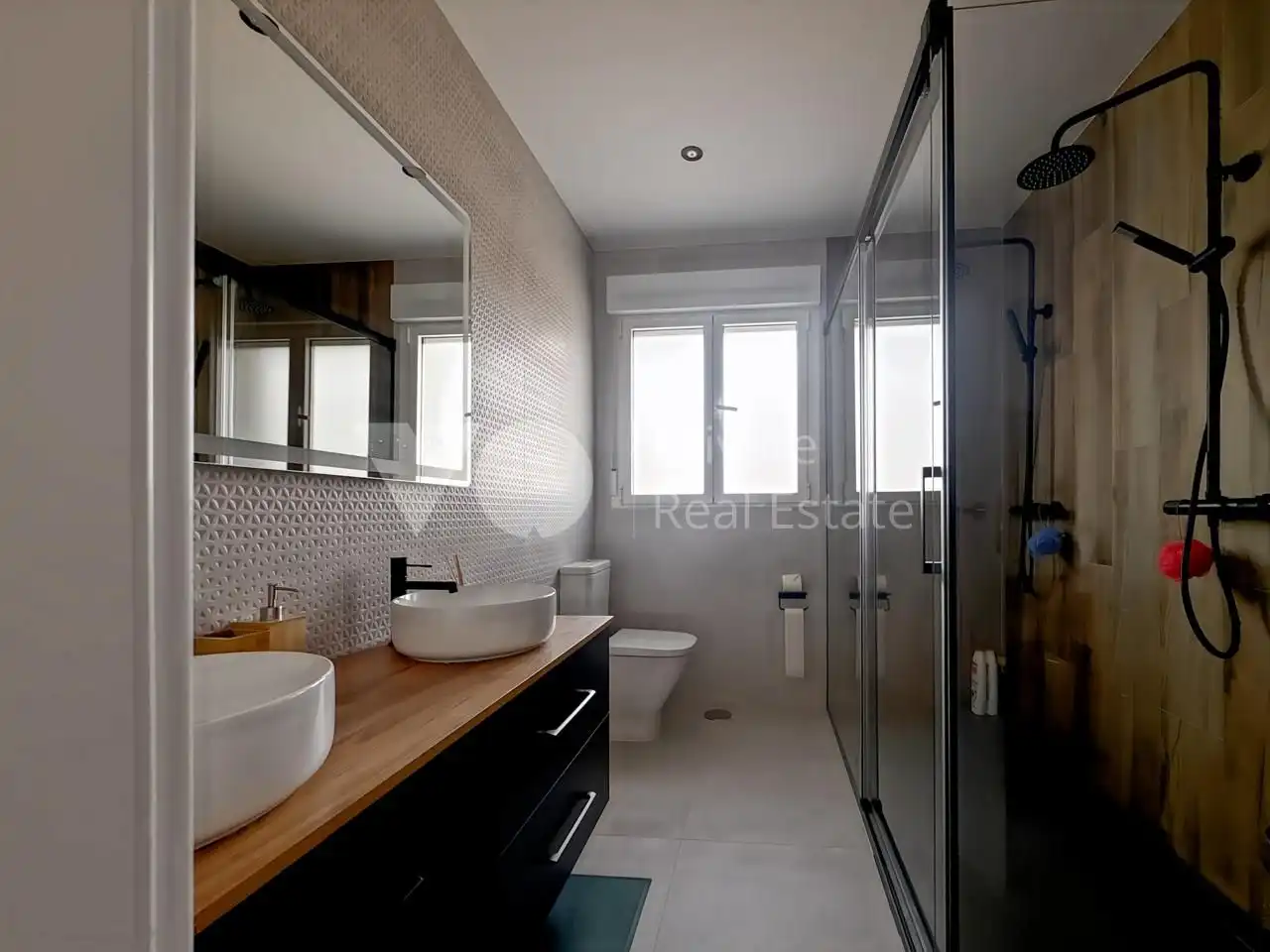 Bathroom of Houses for sale in Boadilla del Monte  with Air Conditioner, Heating and Private garden