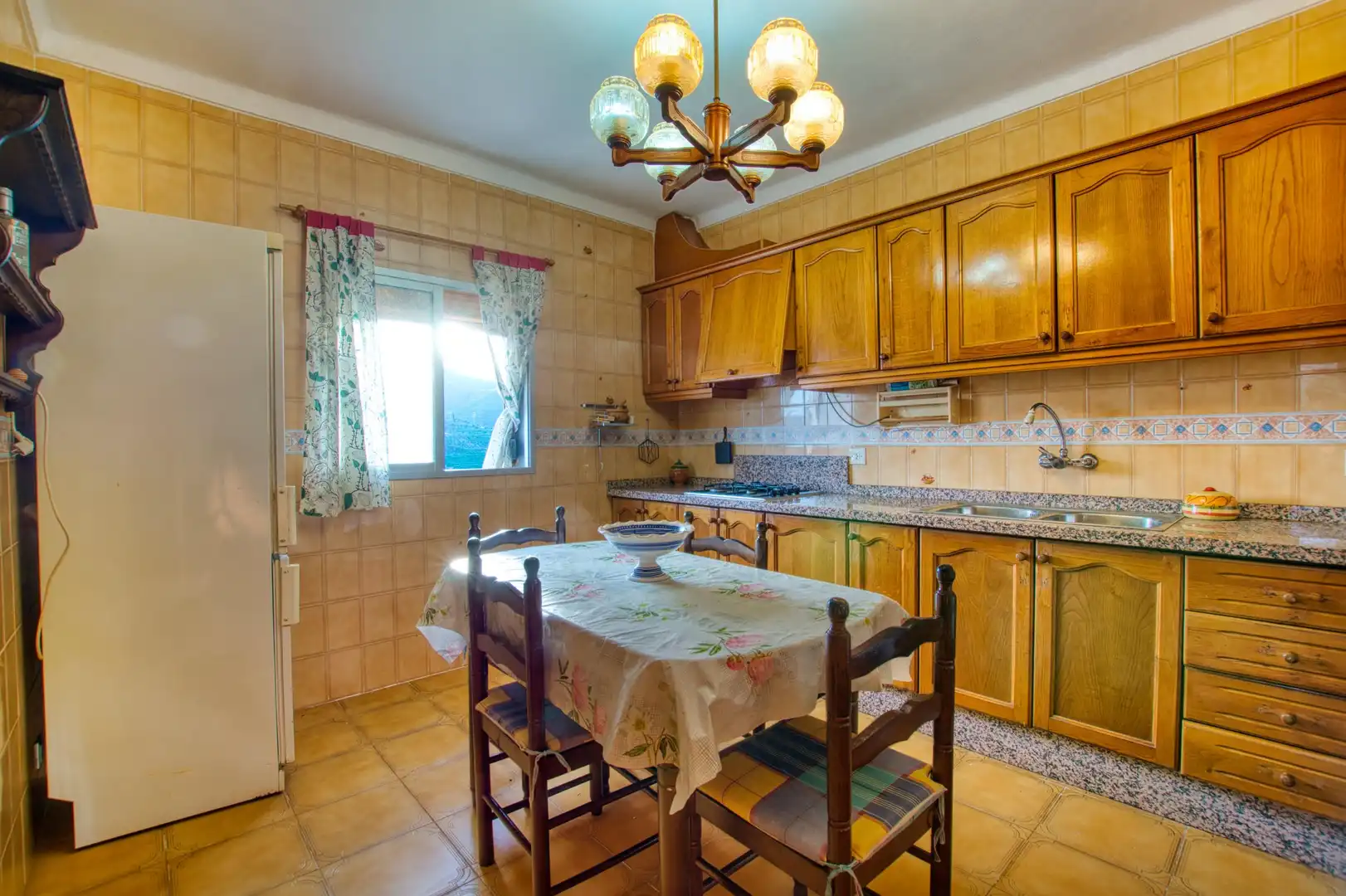 Cocina de Casa adosada en venta en Benamargosa